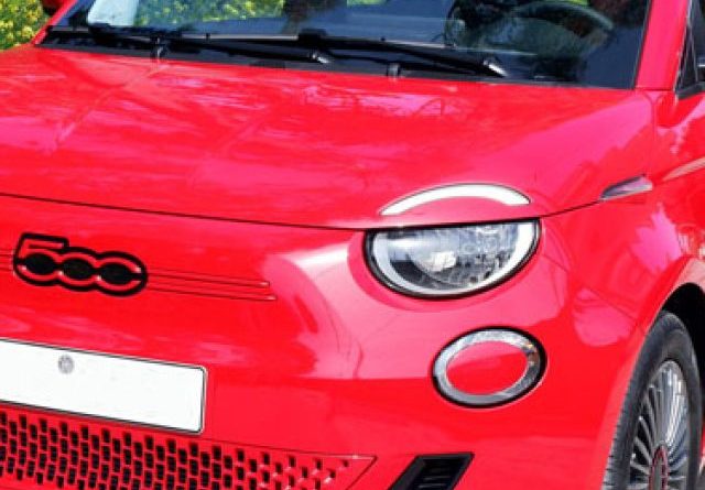 cropped-fiat-500-red-ev-e-um-carro-encantador-e-facil-de-usar-capa.jpg