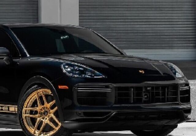 porsche-cayenne-turbo-gt-retro-displays-goldfelgen