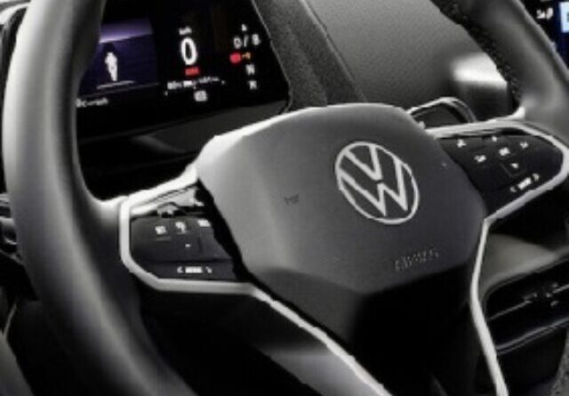 volkswagen-abandons-touch-controls-on-the-steering wheels