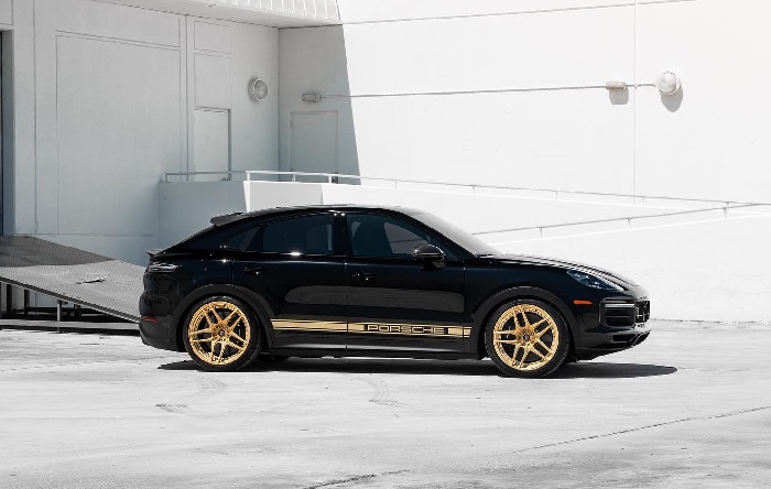 porsche-cayenne-turbo-gt-retro-displays-gold-wheels
