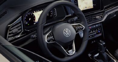 volkswagen-abandons-touch-controls-on-the-steering wheels